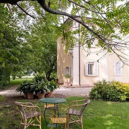 Casa Nella Campagna Parmigiana.