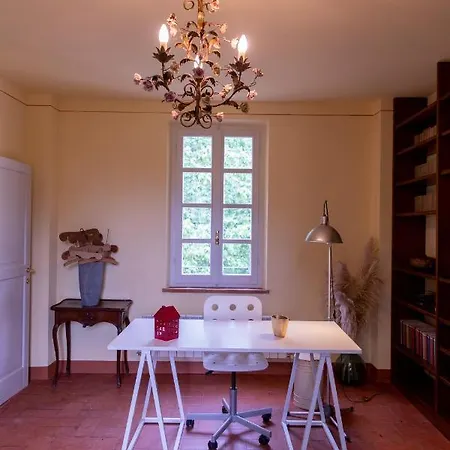 Casa Nella Campagna Parmigiana. Ponte Taro